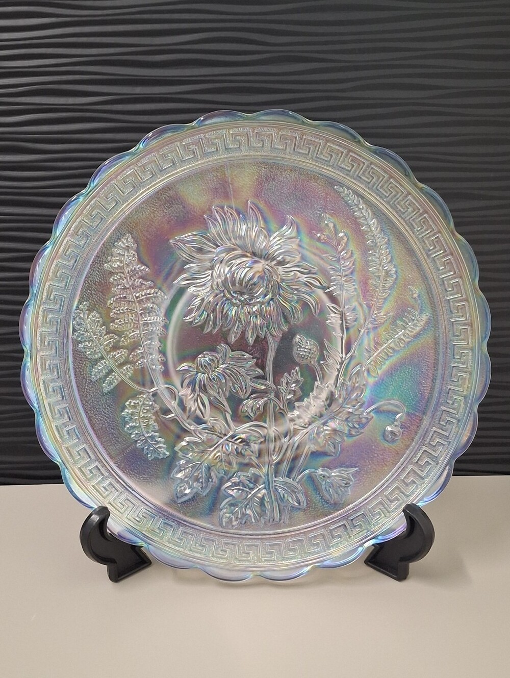 Imperial Glass White Iridescent Carnival Floral Chrysanthemum Plate 10"